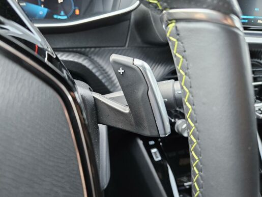Peugeot 2008 1.2 PT 130 GT EAT8