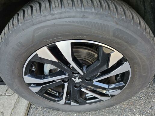 Peugeot 2008 1.2 PT 130 GT EAT8