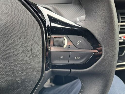 Peugeot 2008 Allure 1,2 PureTech 130 96 kW