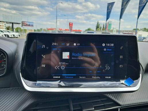 Peugeot 2008 Allure 1,2 PureTech 130 96 kW