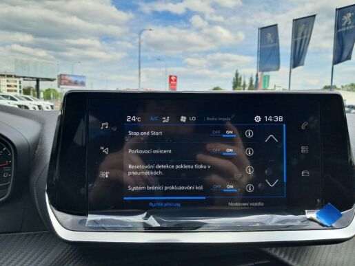 Peugeot 2008 Allure 1,2 PureTech 130 96 kW