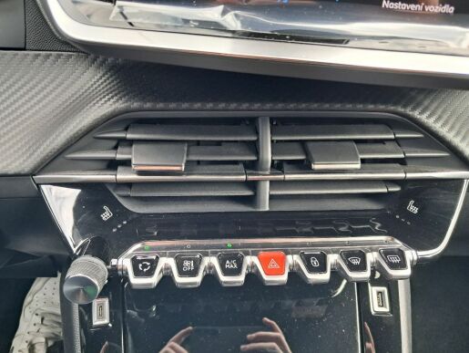 Peugeot 2008 Allure 1,2 PureTech 130 96 kW