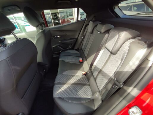 Peugeot 2008 ALLURE 1.2 136k HY AUTOMAT