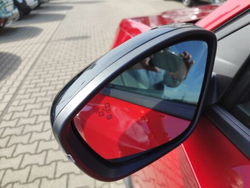Peugeot 2008 ALLURE 1.2 136k HY AUTOMAT