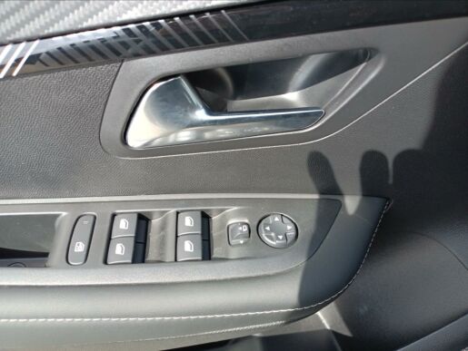 Peugeot 208 Allure Hybrid 100 e-DCS6
