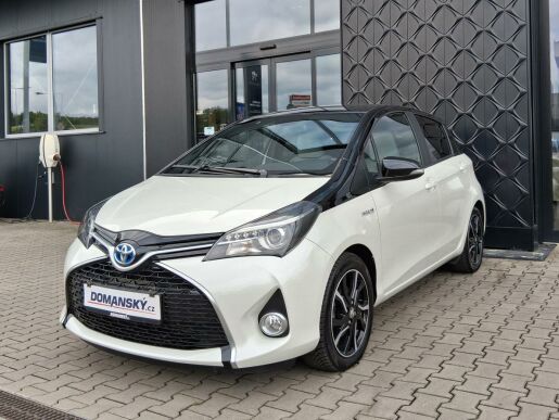 Toyota Yaris SELECTION 1.5 Hybrid 74 kW