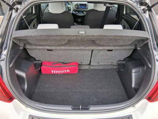 Toyota Yaris SELECTION 1.5 Hybrid 74 kW