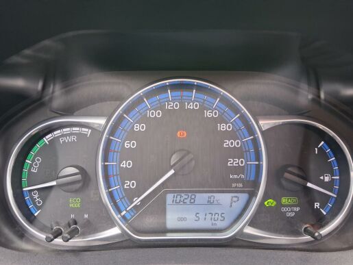 Toyota Yaris SELECTION 1.5 Hybrid 74 kW