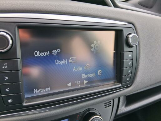 Toyota Yaris SELECTION 1.5 Hybrid 74 kW
