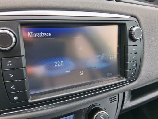 Toyota Yaris SELECTION 1.5 Hybrid 74 kW