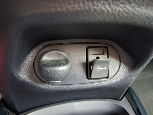Toyota Yaris SELECTION 1.5 Hybrid 74 kW