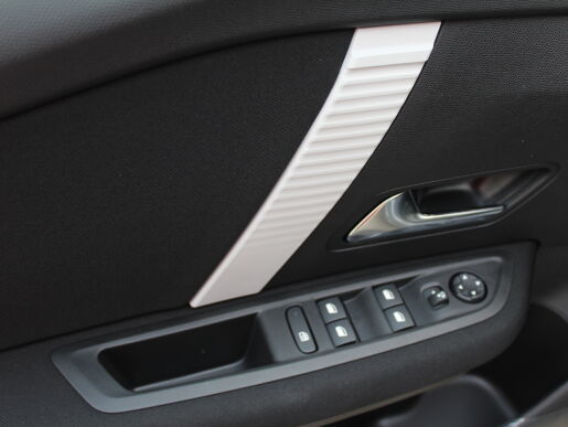 Citroën C4 PLUS PureTech 130 S&S EAT8  
