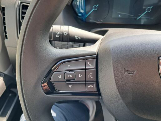 Peugeot Boxer Furgon 3300 L2H2 Blue HDi 140