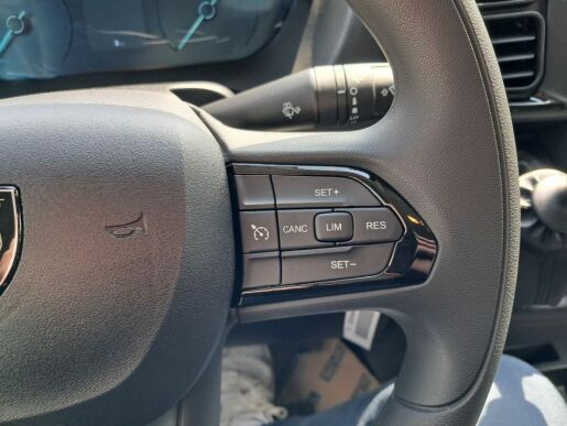Peugeot Boxer Furgon 3300 L2H2 Blue HDi 140