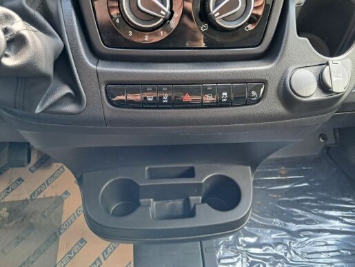 Peugeot Boxer Furgon 3300 L2H2 Blue HDi 140