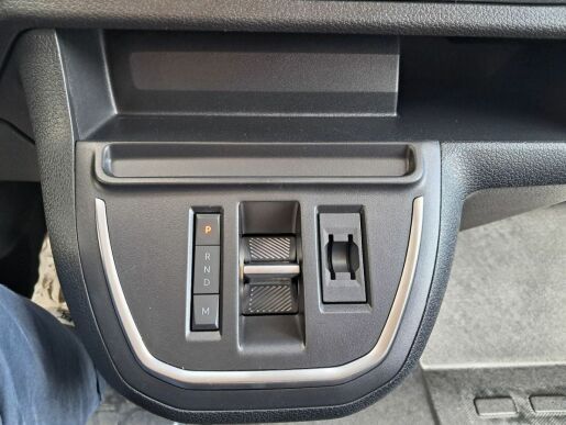 Peugeot Expert Combi Combi L2 2.0 BlueHDi 180 S&amp