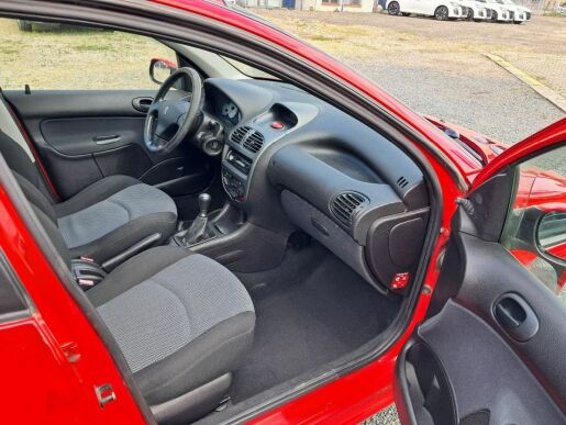 Peugeot 206 1.1