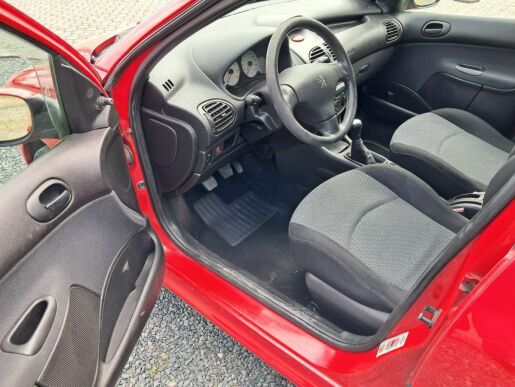 Peugeot 206 1.1