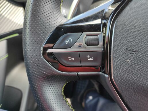 Peugeot 2008 GT 155k AUT8 DPH NAVI