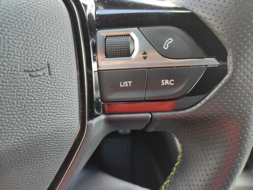 Peugeot 2008 GT 155k AUT8 DPH NAVI