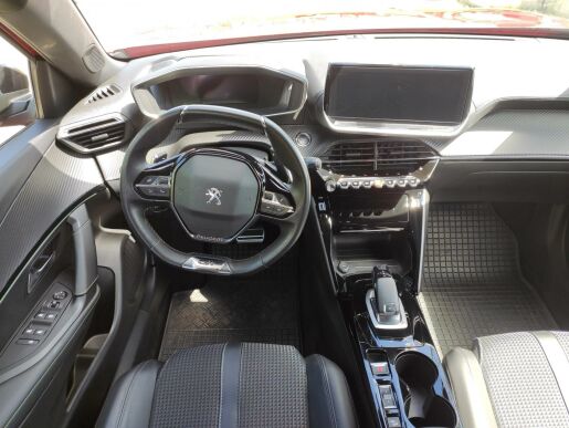 Peugeot 2008 GT 155k AUT8 DPH NAVI