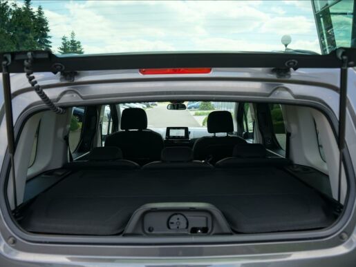 Citroën Berlingo osobní 1,5 BlueHDI  Shine-tažné EAT8