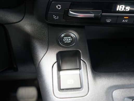 Citroën Berlingo osobní 1,5 BlueHDI  Shine-tažné EAT8
