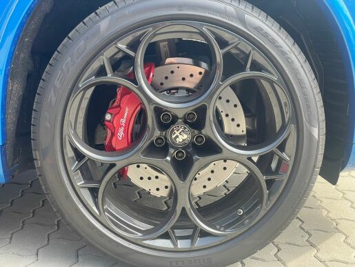 Alfa Romeo Stelvio Quadrifoglio MY23  V6