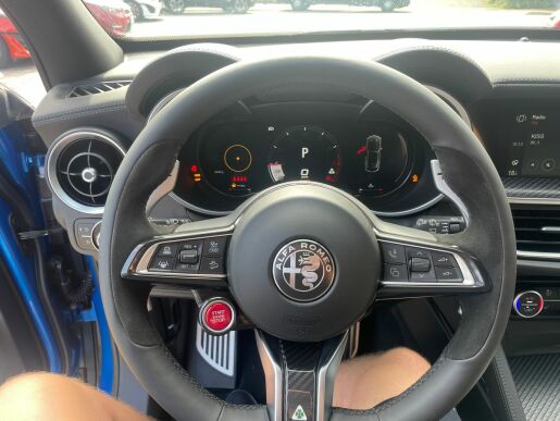 Alfa Romeo Stelvio Quadrifoglio MY23  V6