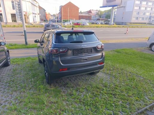 Jeep Compass Altitude 1,5 Turbo e-Hybrid