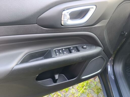 Jeep Compass Altitude 1,5 Turbo e-Hybrid
