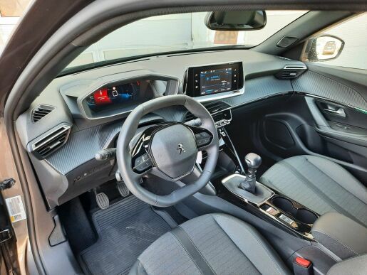 Peugeot 2008 ALLURE PACK 1.2 PT 130k M6