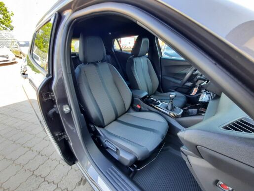 Peugeot 2008 ALLURE PACK 1.2 PT 130k M6