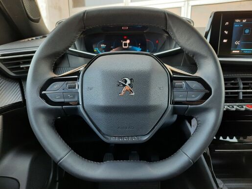 Peugeot 2008 ALLURE PACK 1.2 PT 130k M6
