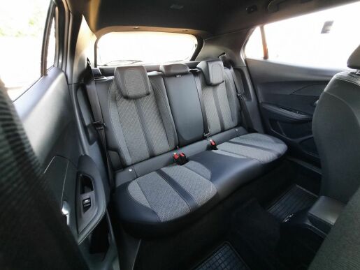 Peugeot 2008 ALLURE 1,2 PT 130k EAT8