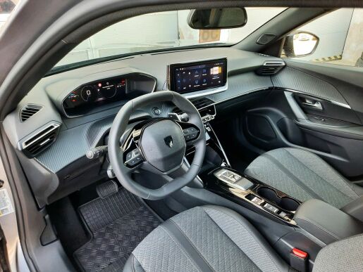 Peugeot 2008 ALLURE 1,2 PT 130k EAT8