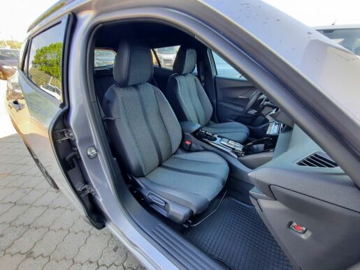 Peugeot 2008 ALLURE 1,2 PT 130k EAT8