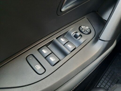 Peugeot 2008 ALLURE 1,2 PT 130k EAT8