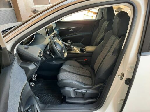 Peugeot 3008 ALLURE 1,5 BHDI 130k M6