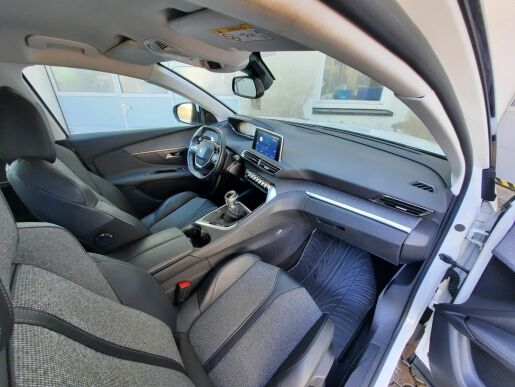 Peugeot 3008 ALLURE 1,5 BHDI 130k M6