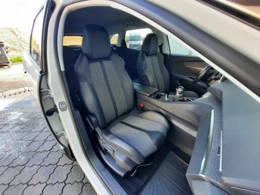 Peugeot 3008 ALLURE 1,5 BHDI 130k M6