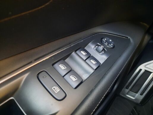 Peugeot 3008 ALLURE 1,5 BHDI 130k M6
