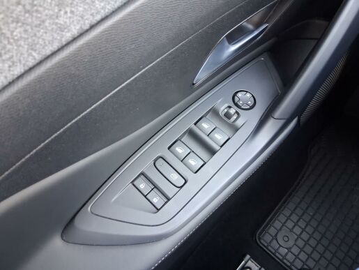 Peugeot 308 ALLURE 1.2 PT 96 kW