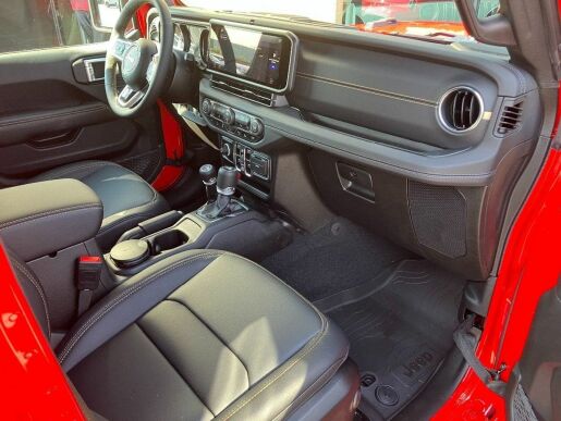 Jeep Wrangler Unlimited T 272k Sahara