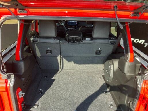 Jeep Wrangler Unlimited T 272k Sahara