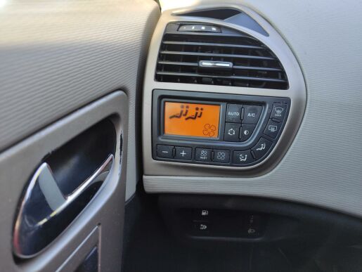 Citroën Grand C4 Picasso 2.0 HDI AUT 6 7 míst
