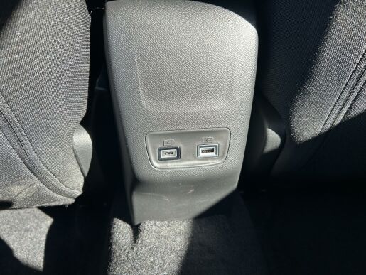 Peugeot 2008 ALLURE Hybrid 136 e-DCS6