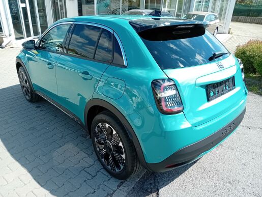 Fiat 600e 54kWh 156k La Prima /IHNED/