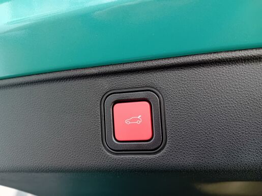 Fiat 600e 54kWh 156k La Prima /IHNED/