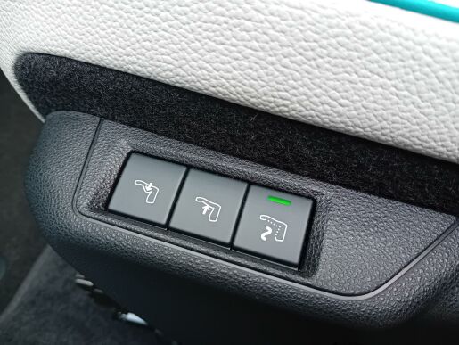 Fiat 600e 54kWh 156k La Prima /IHNED/